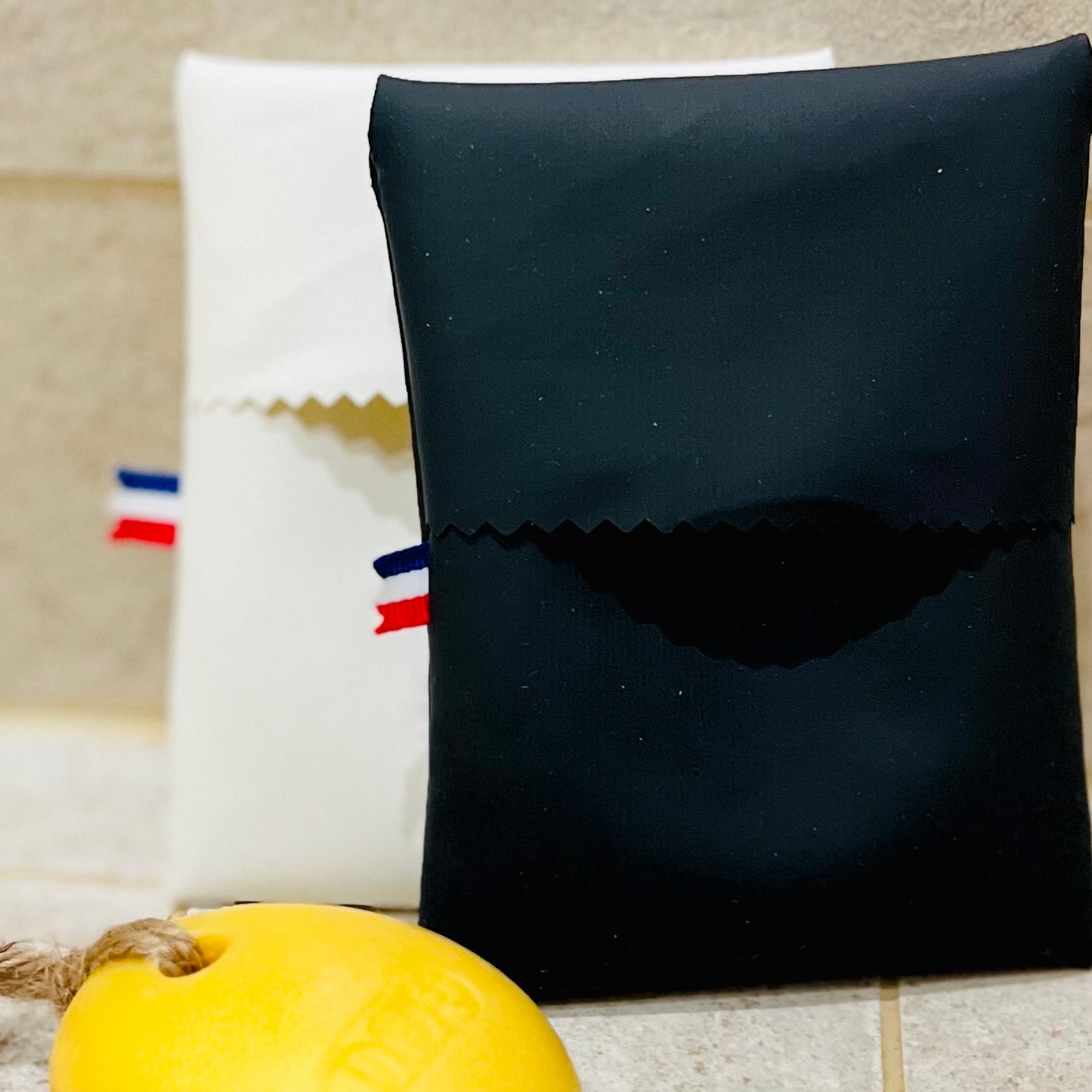 pochon a savon pour ranger le shampoing solide a emporter facile dans a valise