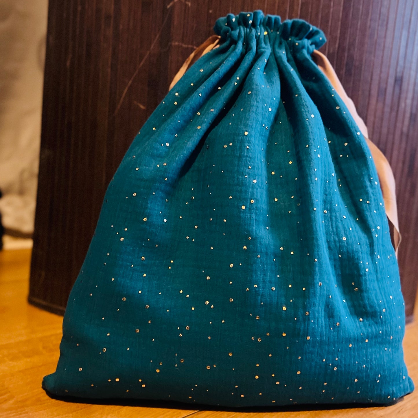 emballage cadeau en coton tissu réutilisable a offrir pour petit et grand