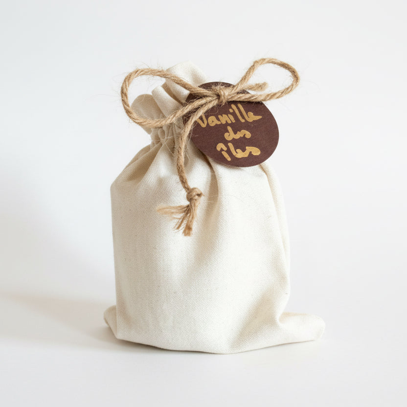 Bougie à cire végétal et parfum naturel dans un pot en terre recyclé 
