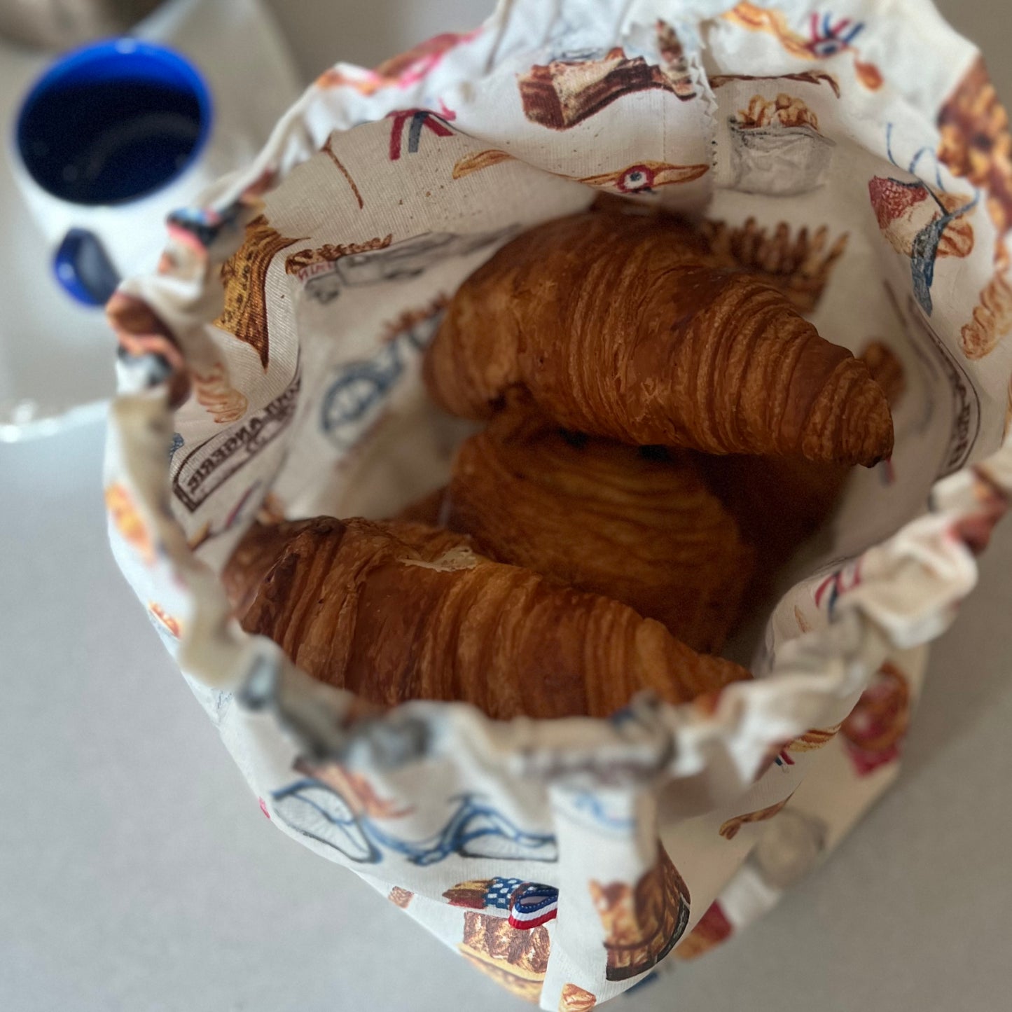 Je sac imprimé, motif parisien et baguette pour conserver plus longtemps, croissants, viennoiseries et pain