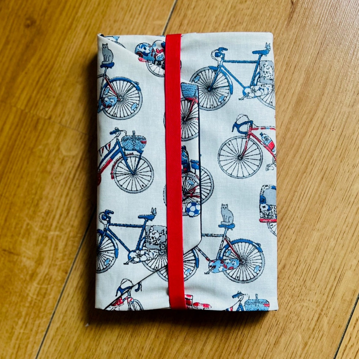 couvre livre impermeable protege livre de poche plage piscine