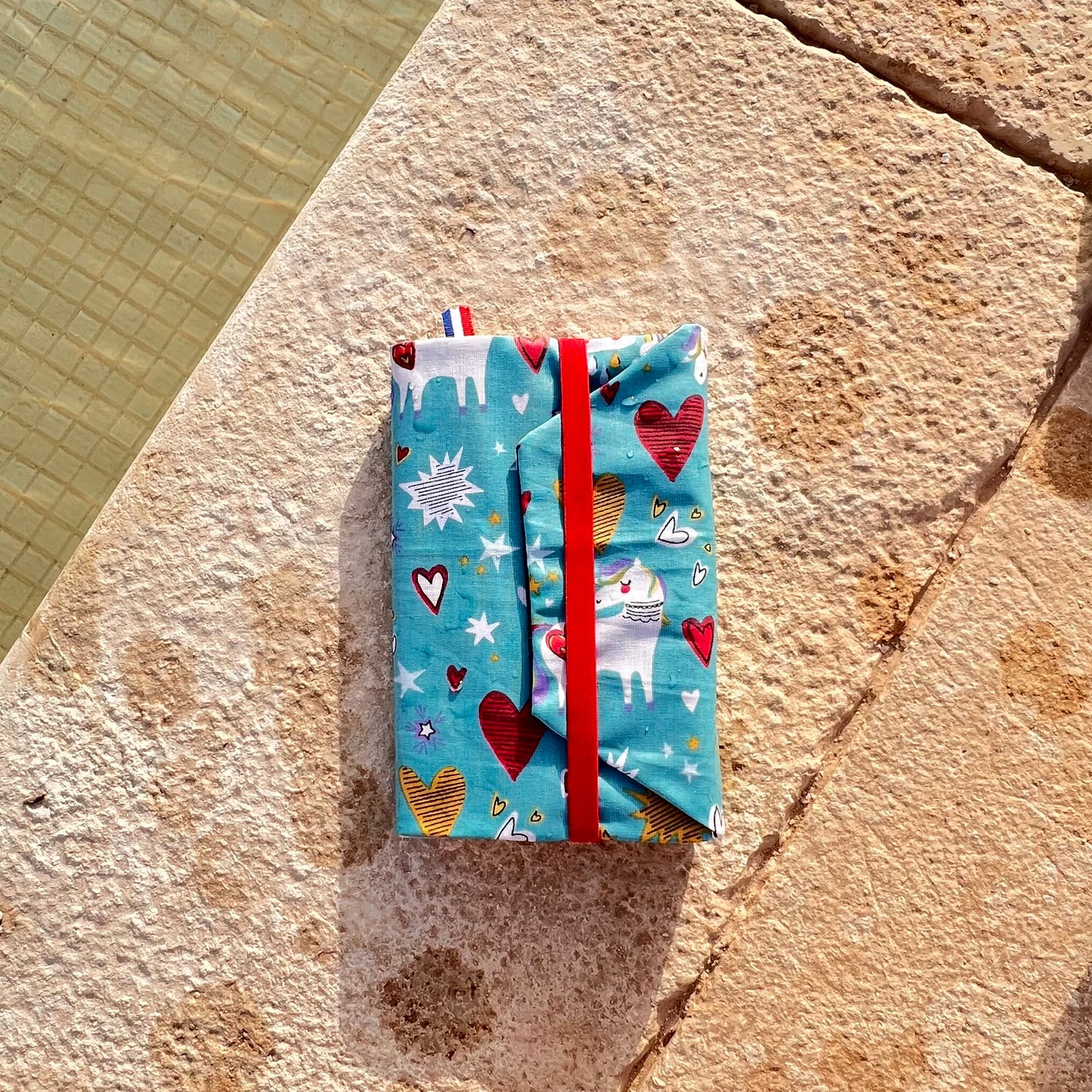 Couvre livre fait en tissu Toile cirée imperméable Fais à la main en France