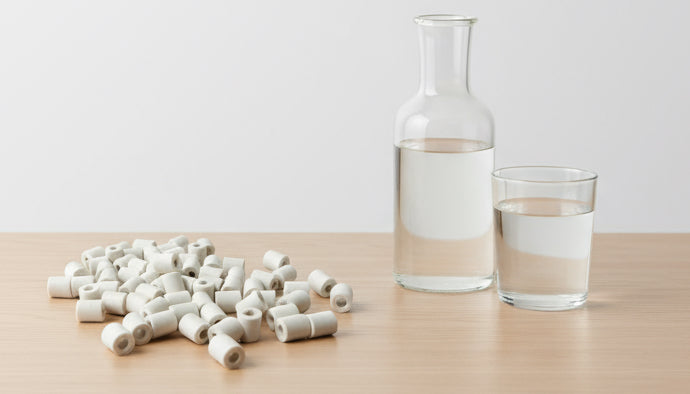 Filtre l’eau de votre robinet et la transforme en une eau meilleure à boire utilisable à haute température illimitée 